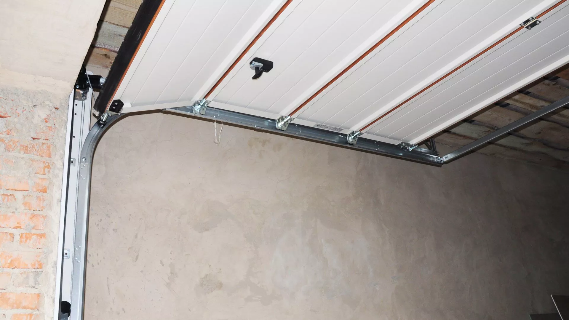 How-Does-a-Garage-Door-Work